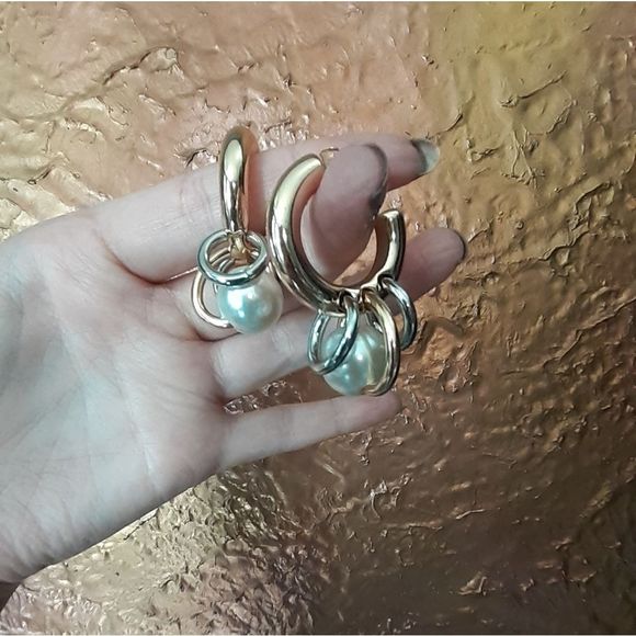NWOT Zara Faux Pearl Hoop Statement Earrings - Picture 6 of 16